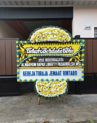 Papan Bunga Duka di Tarano
