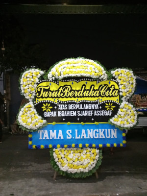 Papan Bunga Duka di Tarano